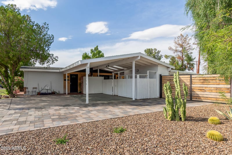 2036 Claremont St, Phoenix, AZ 85015