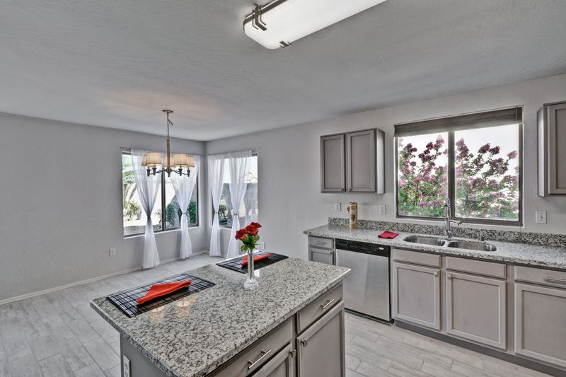 2036 E Behrend Dr, Phoenix, AZ 85024