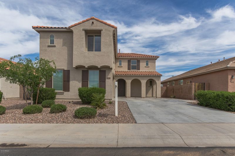 2036 E Hazeltine Way, Gilbert, AZ 85298