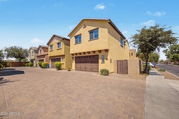 2036 E Heartwood Ln, Phoenix, AZ 85022