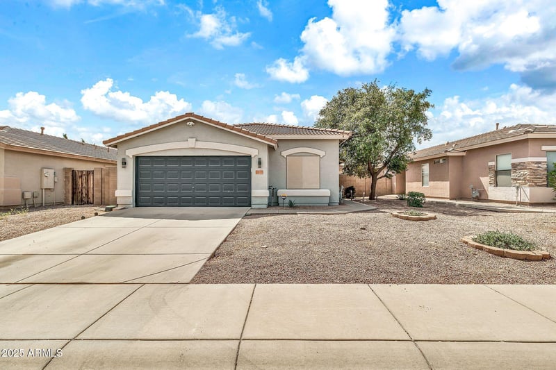 2037 Hayden Peak Dr, San Tan Valley, AZ 85144