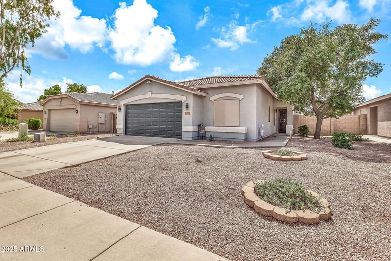 2037 Hayden Peak Dr, San Tan Valley, AZ 85144