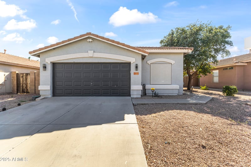 2037 Hayden Peak Dr, San Tan Valley, AZ 85144