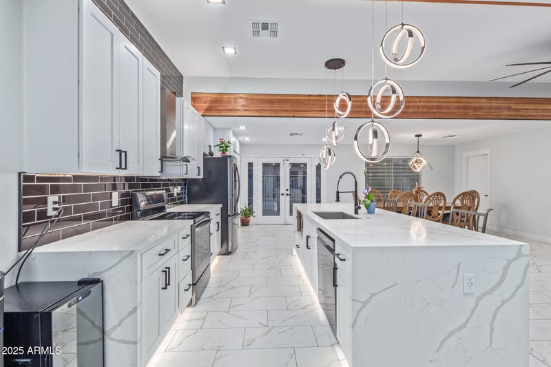 2037 Riviera Dr, Tempe, AZ 85282