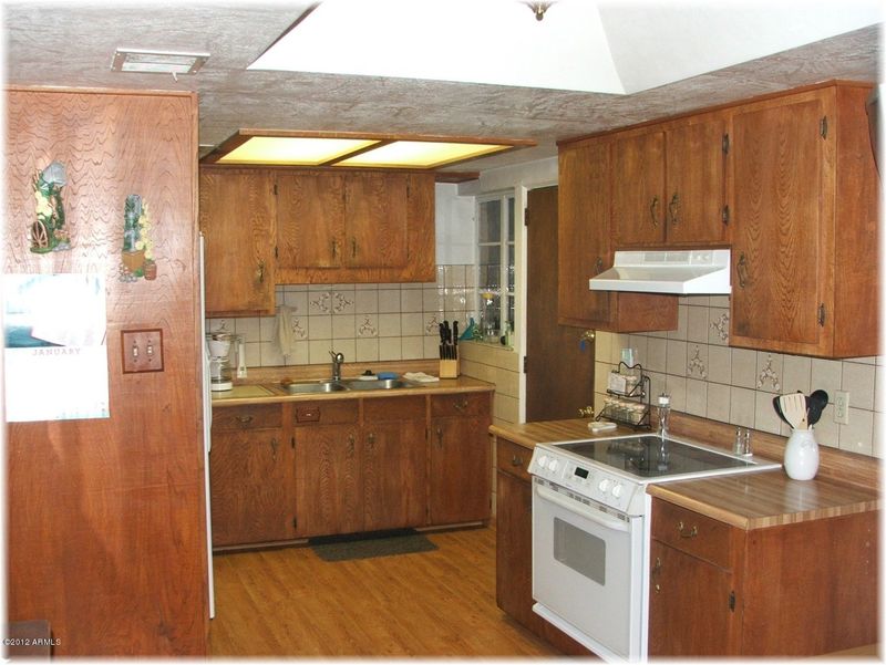 2037 W Cypress St, Phoenix, AZ 85009