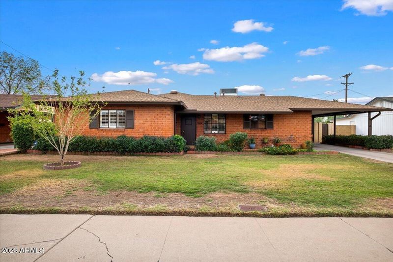 2037 W Roma Ave, Phoenix, AZ 85015