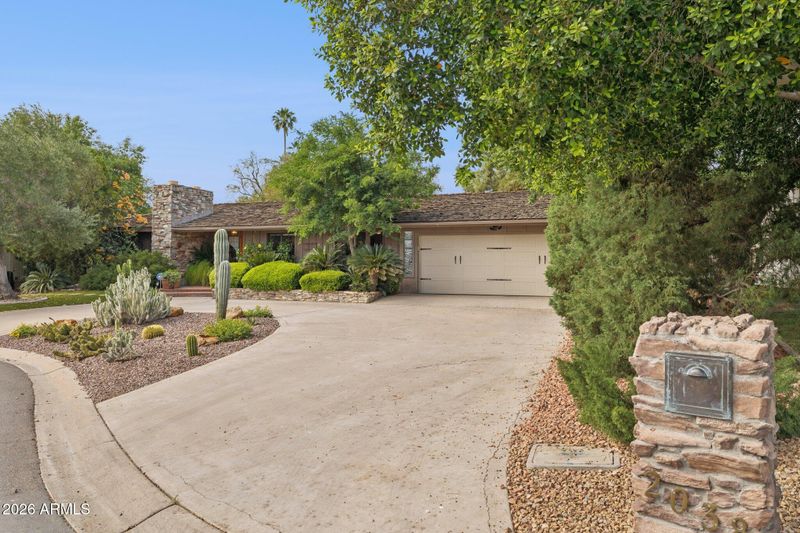 2038 E Solano Dr, Phoenix, AZ 85016