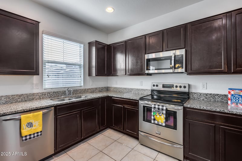 2039 77th Dr, Phoenix, AZ 85035
