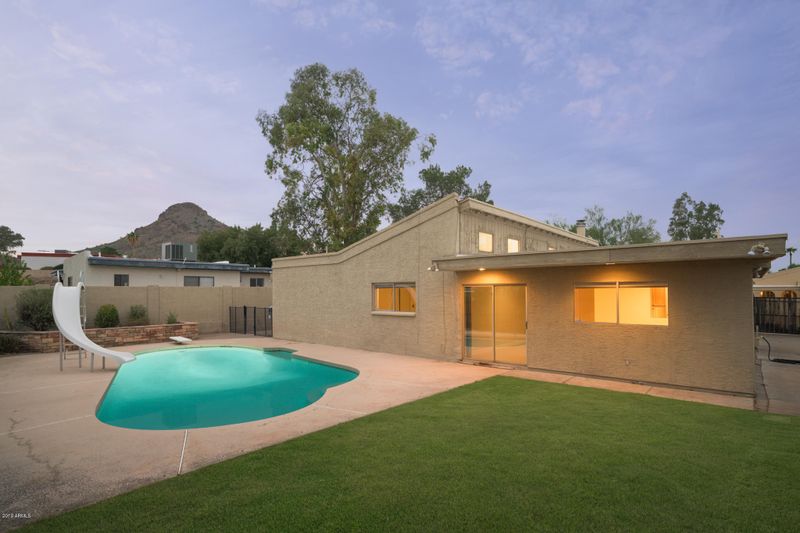 2039 E Janice Way, Phoenix, AZ 85022