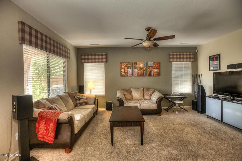 2039 W Davis Rd, Phoenix, AZ 85023