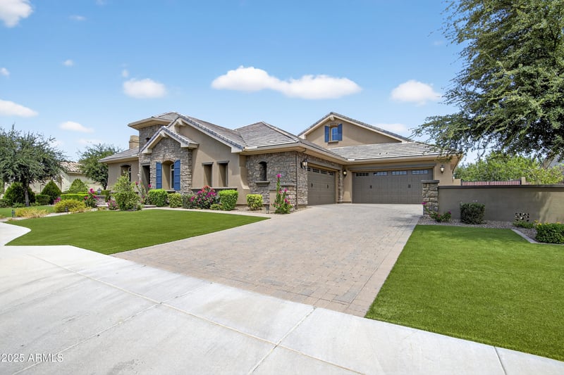 2040 Aris Dr, Gilbert, AZ 85298