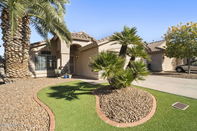 2040 E Angela Dr, Phoenix, AZ 85022