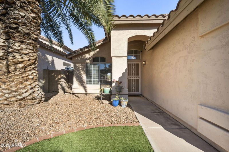 2040 E Angela Dr, Phoenix, AZ 85022