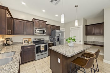 2040 E Heartwood Ln, Phoenix, AZ 85022