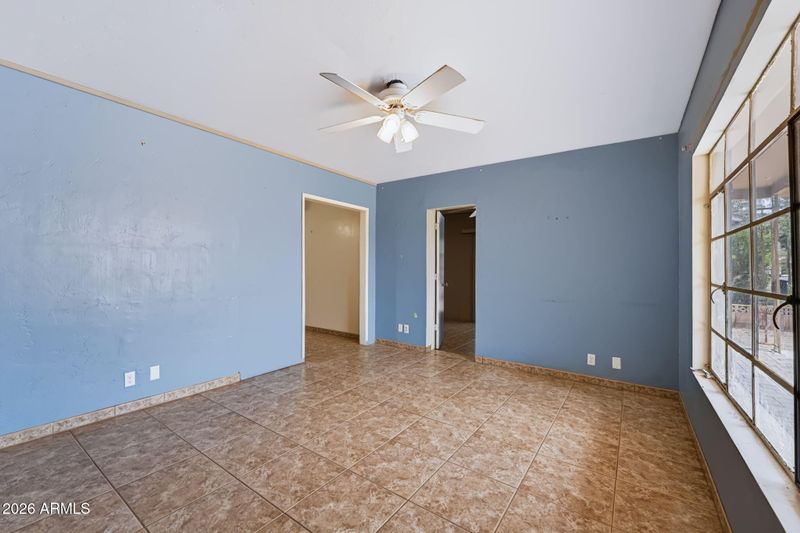 2040 E Whitton Ave, Phoenix, AZ 85016
