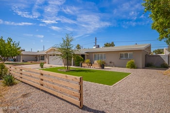 2040 Hazelwood St, Phoenix, AZ 85015