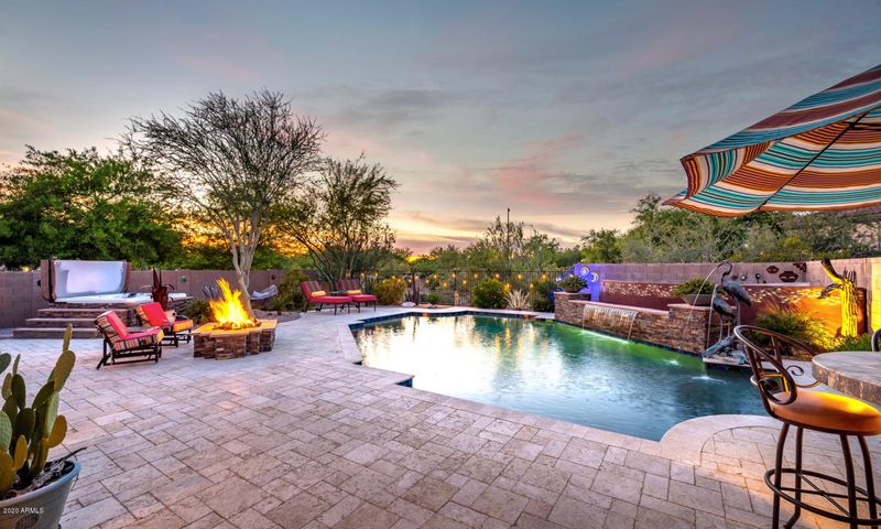 2040 W Whisper Rock Trl, Phoenix, AZ 85085