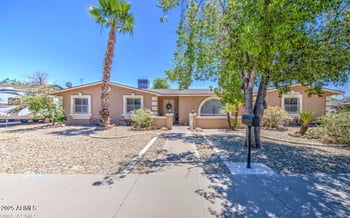 2041 Des Moines St, Mesa, AZ 85213
