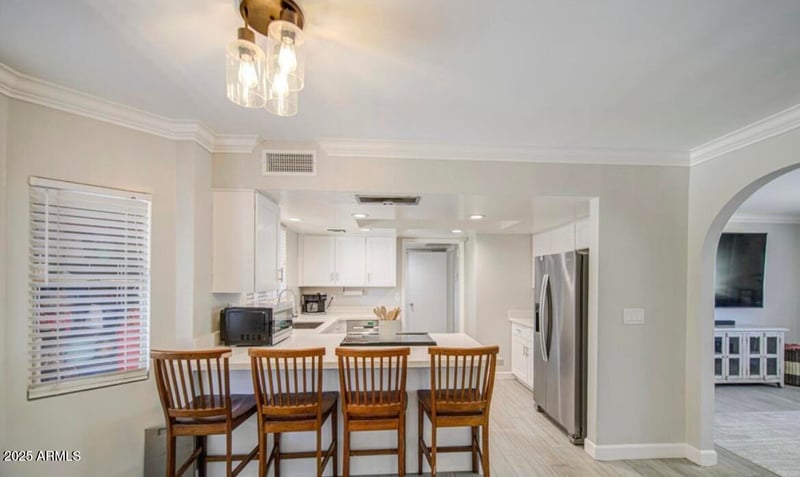 2041 Des Moines St, Mesa, AZ 85213