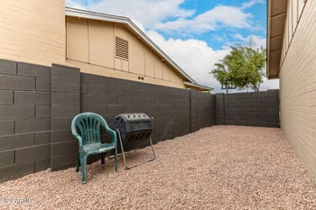 2041 Radcliffe Dr, Tempe, AZ 85283