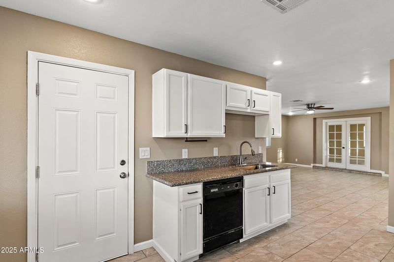 2041 Hidalgo Ave, Phoenix, AZ 85041