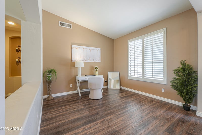 2041 Palm Beach Dr, Chandler, AZ 85249