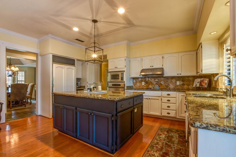 2042 E Myrna Ln, Tempe, AZ 85284