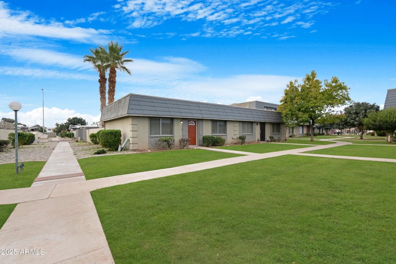 2042 Elm St, Phoenix, AZ 85015