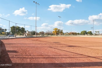 2042 Stella Ln, Phoenix, AZ 85015