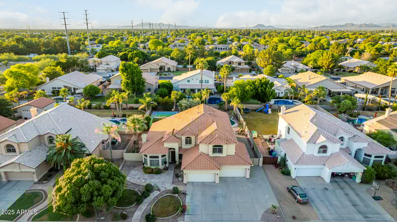 2042 Victor Rd, Gilbert, AZ 85296