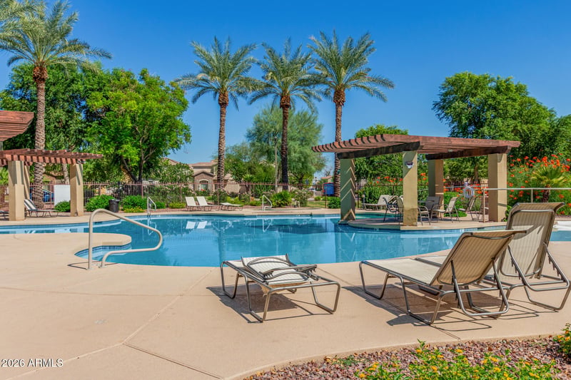 2042 Davis Rd, Phoenix, AZ 85023