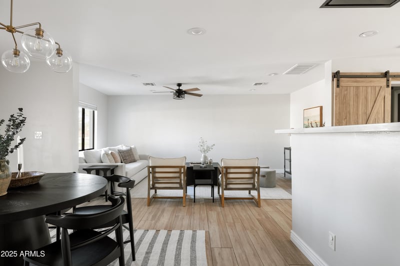 2043 Clarendon Ave, Phoenix, AZ 85016