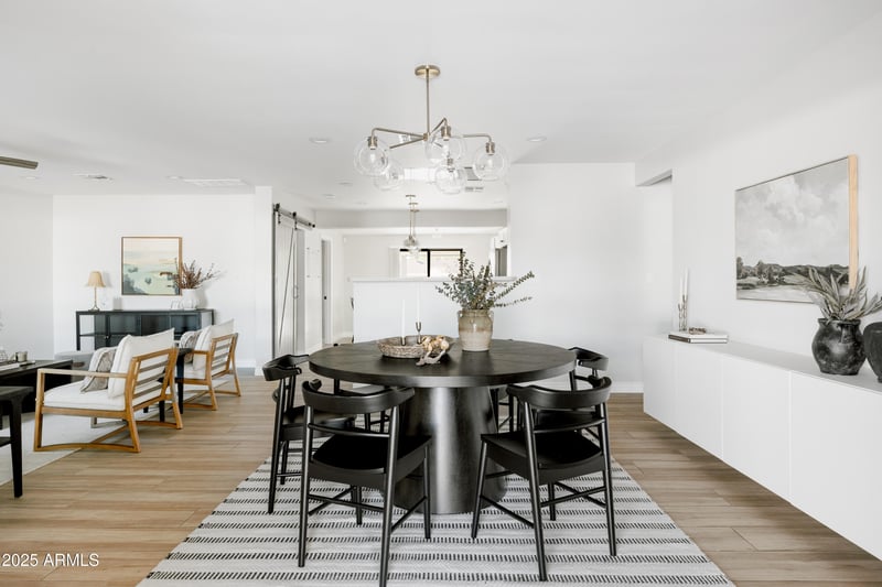 2043 Clarendon Ave, Phoenix, AZ 85016