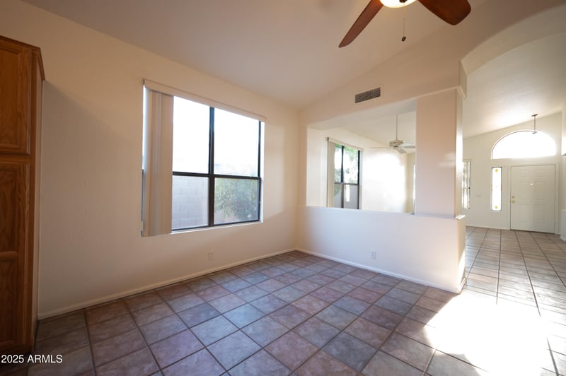 20443 39th Dr, Glendale, AZ 85308