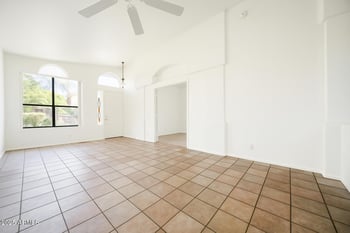 20443 39th Dr, Glendale, AZ 85308