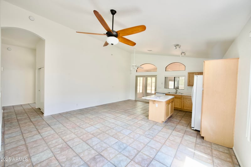 20443 39th Dr, Glendale, AZ 85308