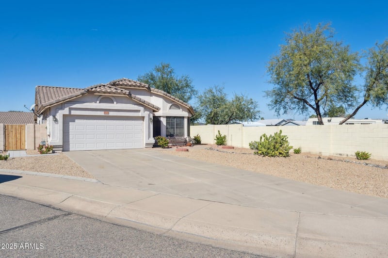 20448 36th Dr, Glendale, AZ 85308