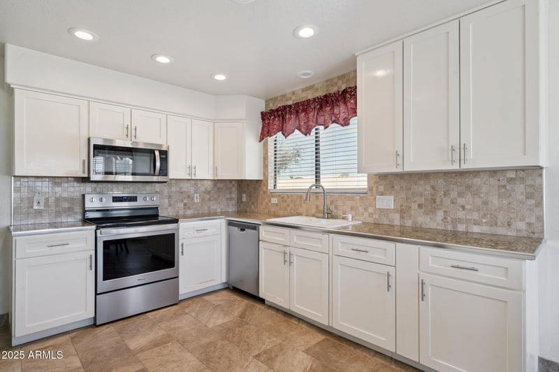 20448 36th Dr, Glendale, AZ 85308