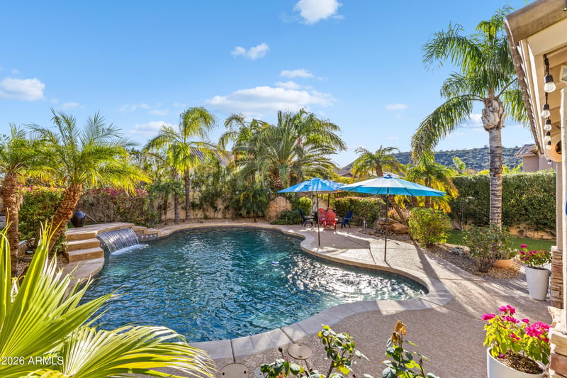2045 E Ruby Ln, Phoenix, AZ 85024