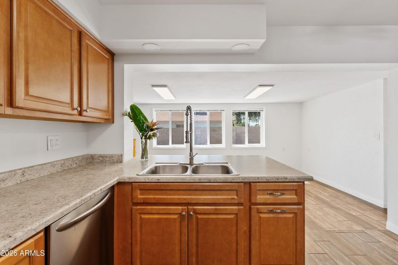 2045 W Corrine Dr, Phoenix, AZ 85029