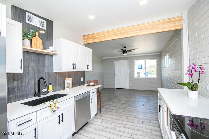 2045 W Lawrence Rd, Phoenix, AZ 85015