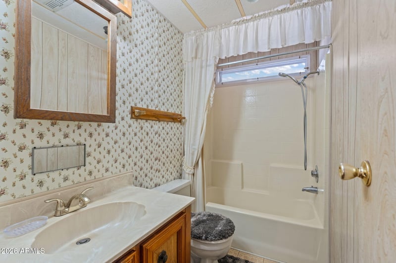 2045 Smoketree Dr, Wickenburg, AZ 85390