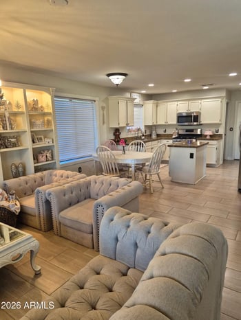 20450 37th Ln, Glendale, AZ 85308