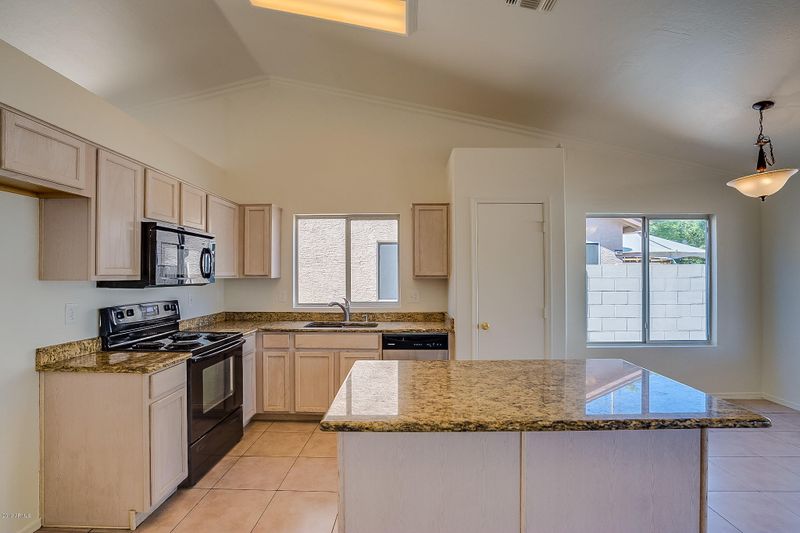 2046 E Brooks St, Gilbert, AZ 85296
