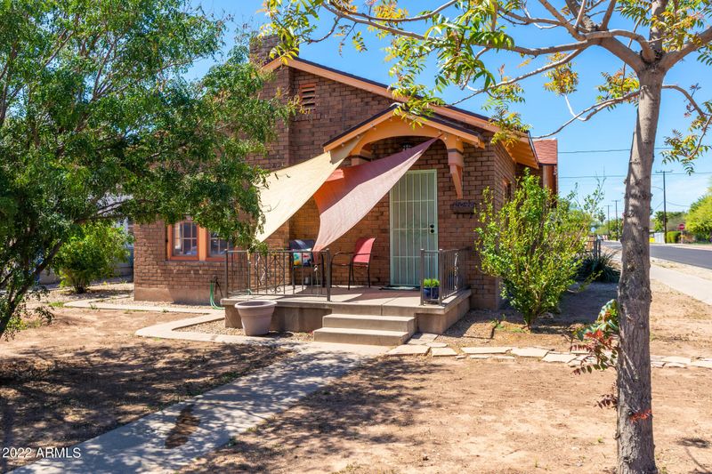 2046 N Mitchell St, Phoenix, AZ 85006