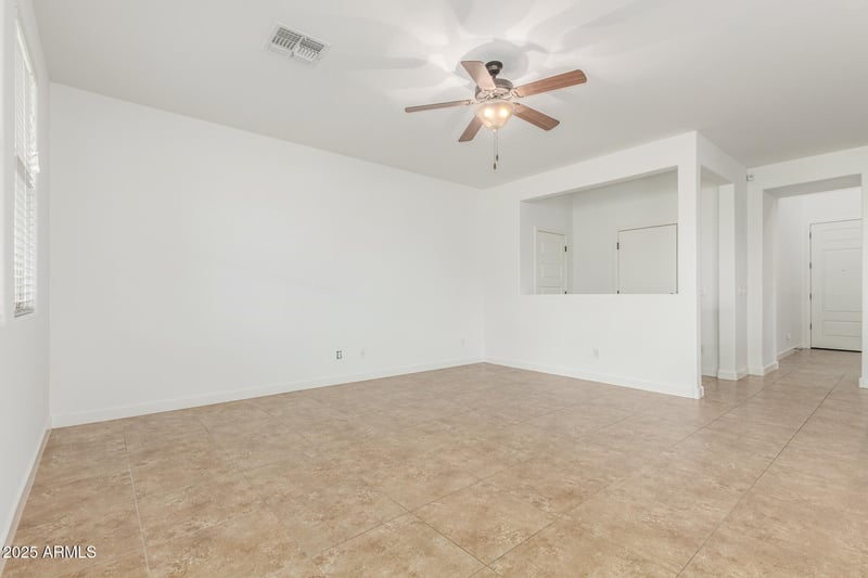 2046 Paradise Ln, Phoenix, AZ 85022