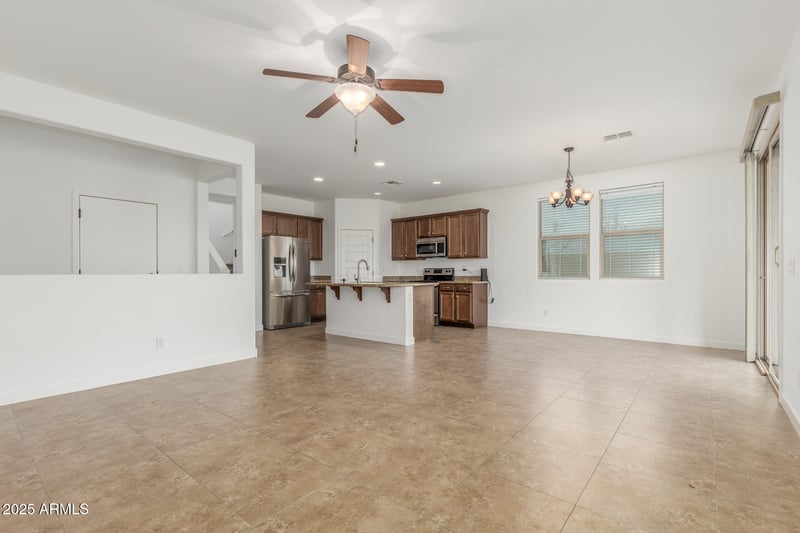 2046 Paradise Ln, Phoenix, AZ 85022