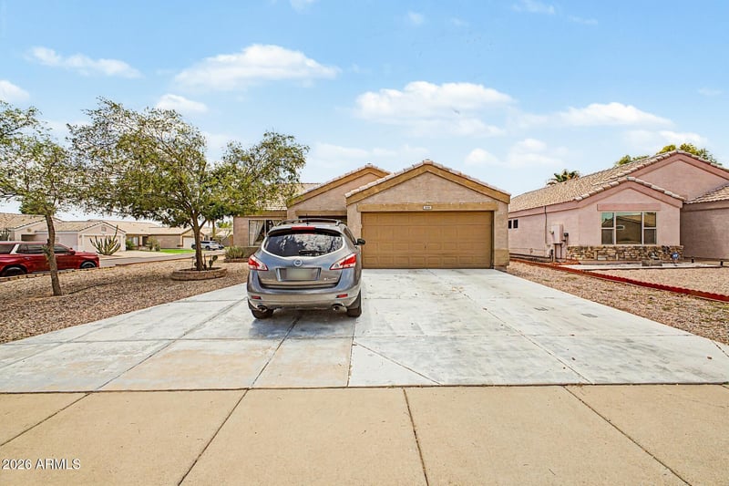 2046 S Rennick Dr, Apache Junction, AZ 85120