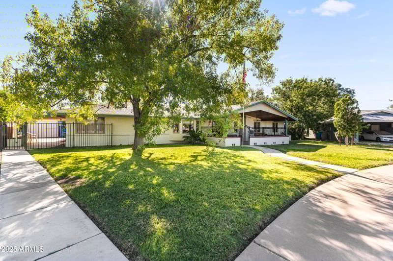 2047 Cambridge Ave, Phoenix, AZ 85009