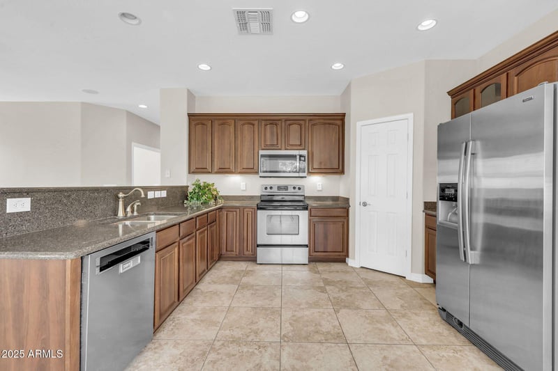 2047 Carob Dr, Chandler, AZ 85286